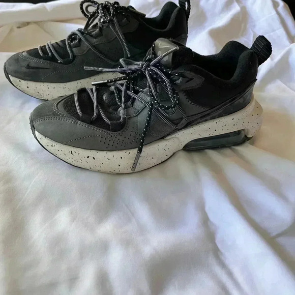 Nike Stroke Running Shoe - Size 7 - Picture 1 of 7